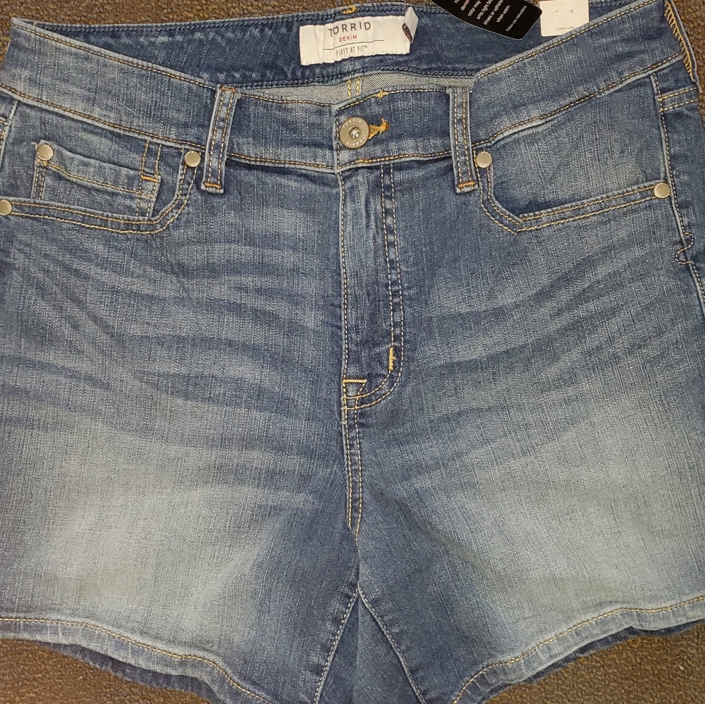 Torrid shorts nwt size 10
